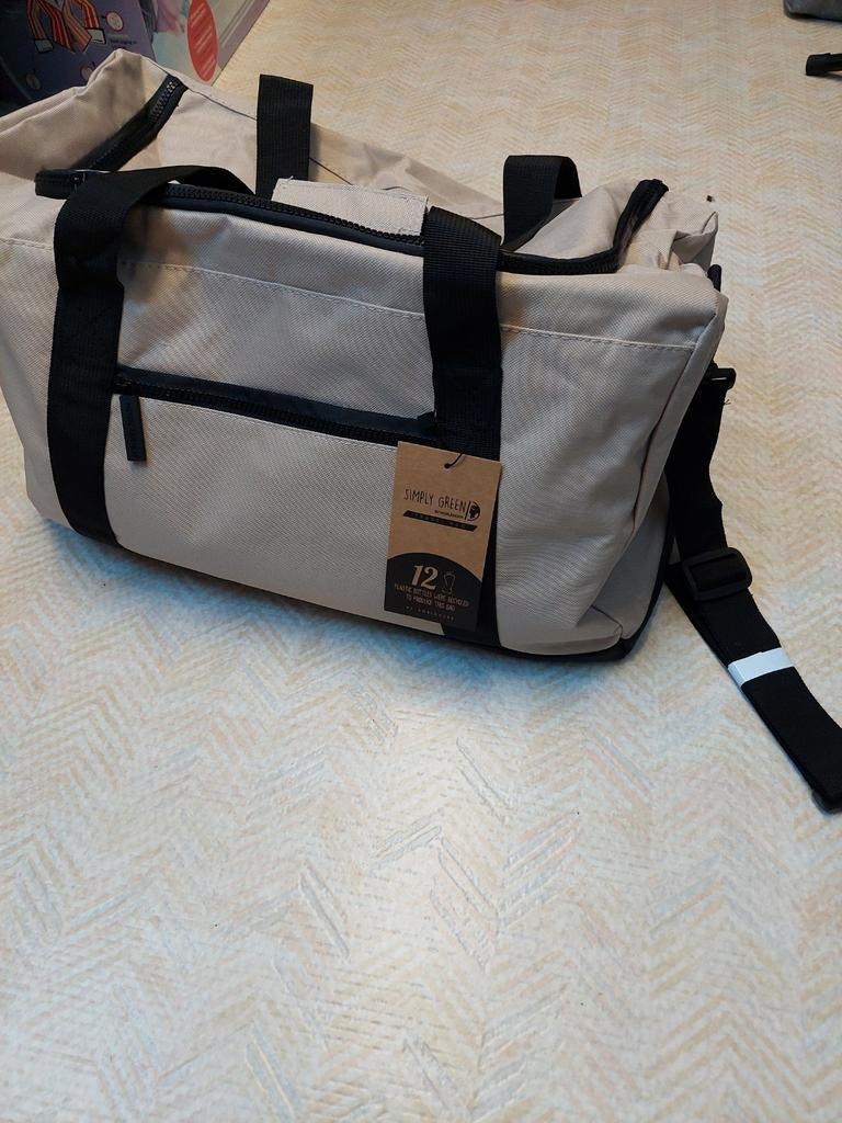 Reistas of sporttas beige met zwart, 48x26 cm, Ophalen of Verzenden, Nieuw, 30 cm of meer, Minder dan 35 cm