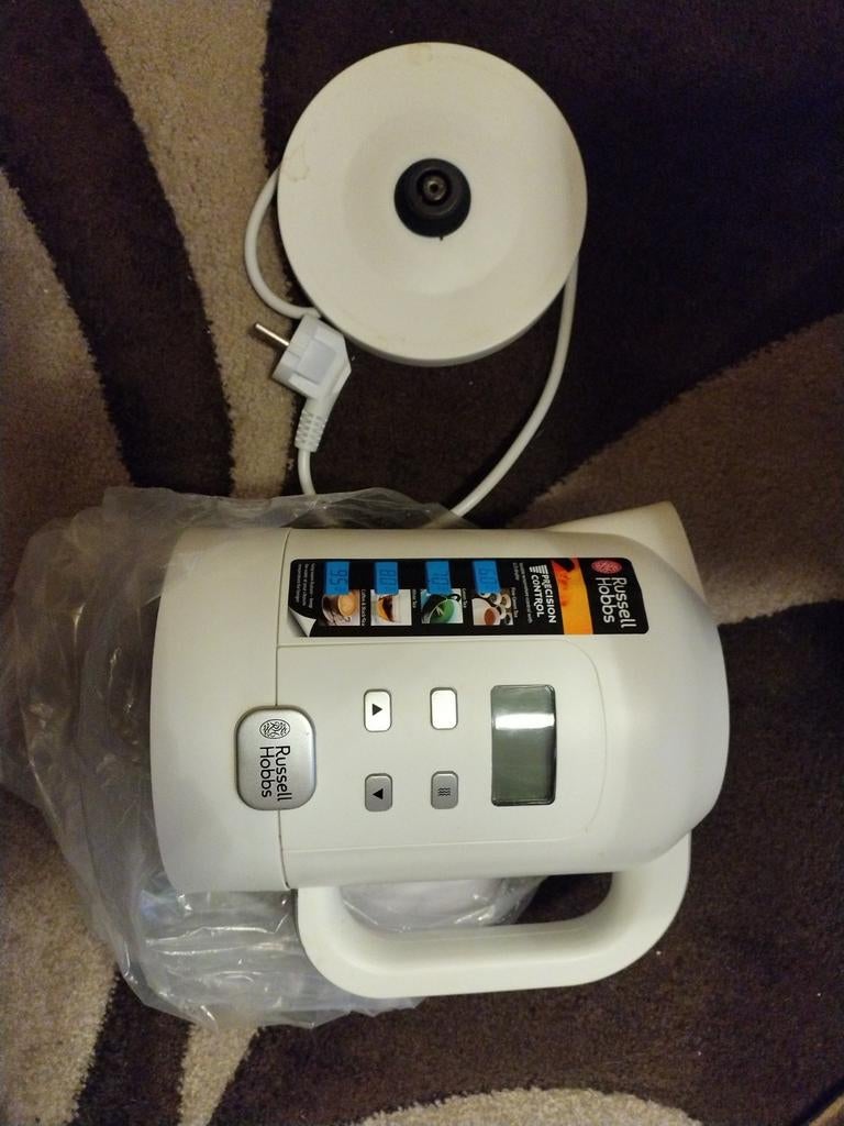 Russell Hobbs Precision Control Waterkoker, 1 tot 2 liter, Ophalen of Verzenden, Gebruikt, Draadloos