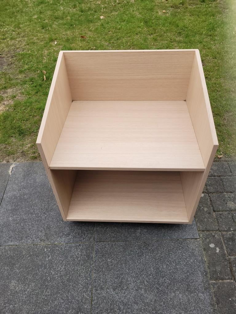 Mooi kastje op wielen gratis, Huis en Inrichting, Kasten | Overige, Ophalen, Gebruikt