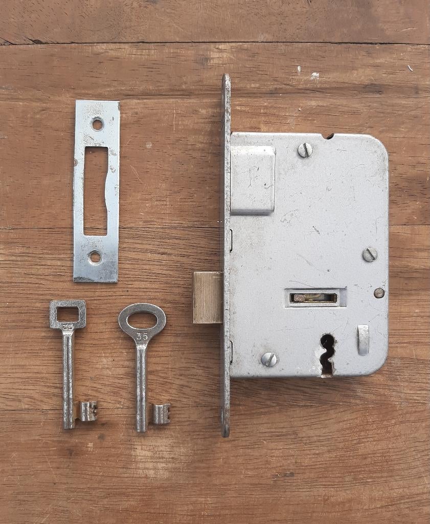1 Gebruikt Nemef Insteek Kastslot 2 Sleutels en Sluitplaat, Ophalen, Zo goed als nieuw, Metaal