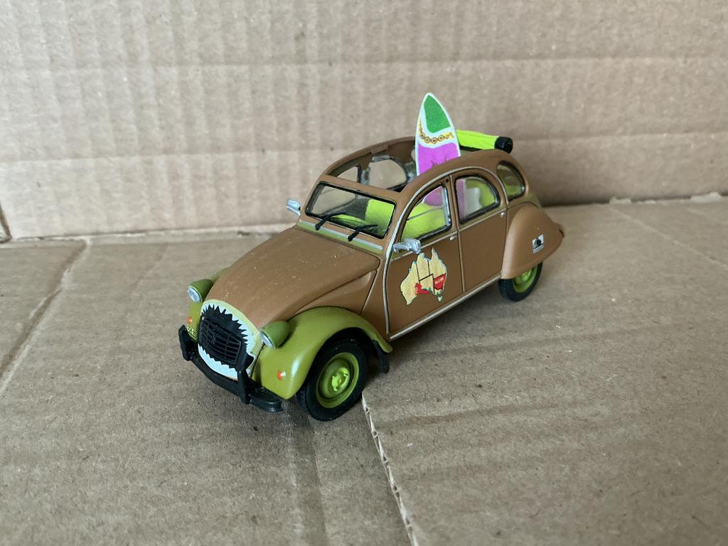 2 cv 1:43 Eligor Autoplus 2 cv no. 12 Surf, Ophalen of Verzenden, Zo goed als nieuw, Auto, Overige merken