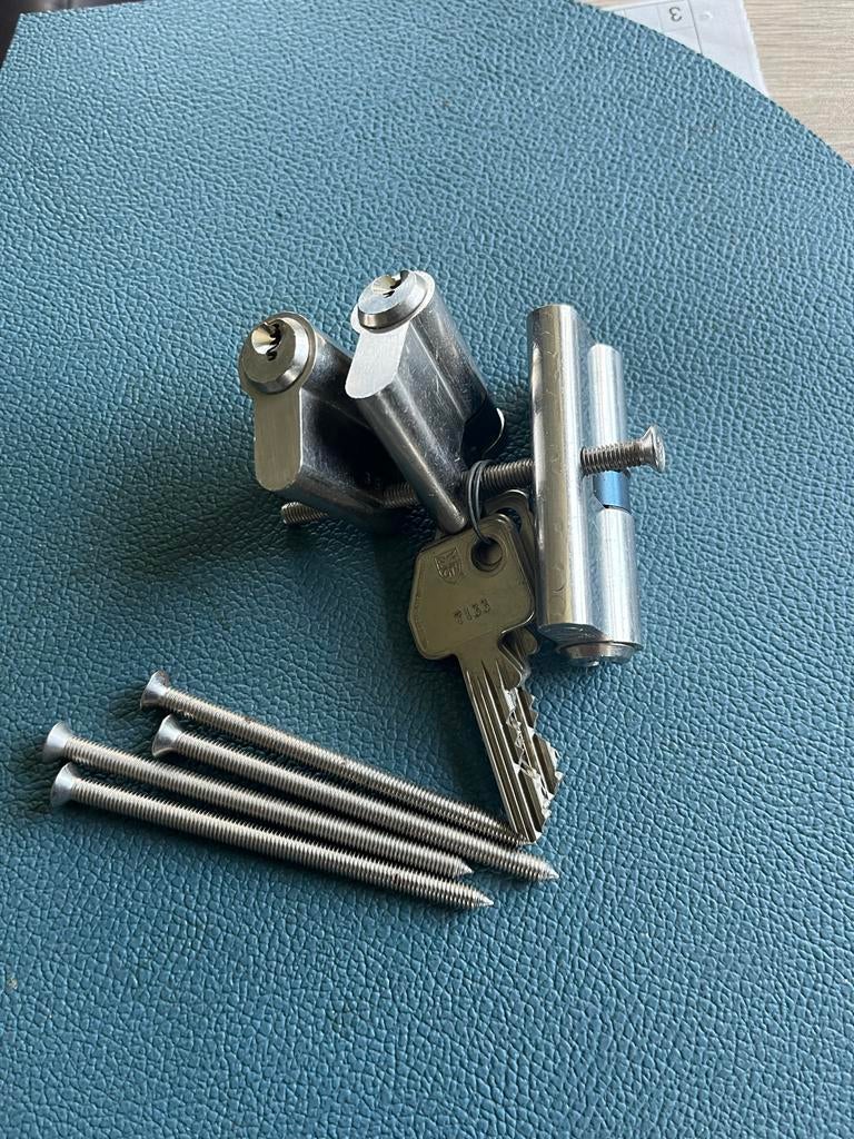 Cilinderslot met 2 halve sloten en 3 sleutels gelijksluitend, Ophalen of Verzenden, Rvs, Slot