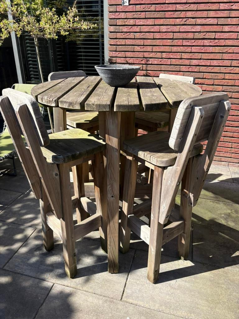 Hoge buitentafel met 4 krukken, Ophalen, Gebruikt