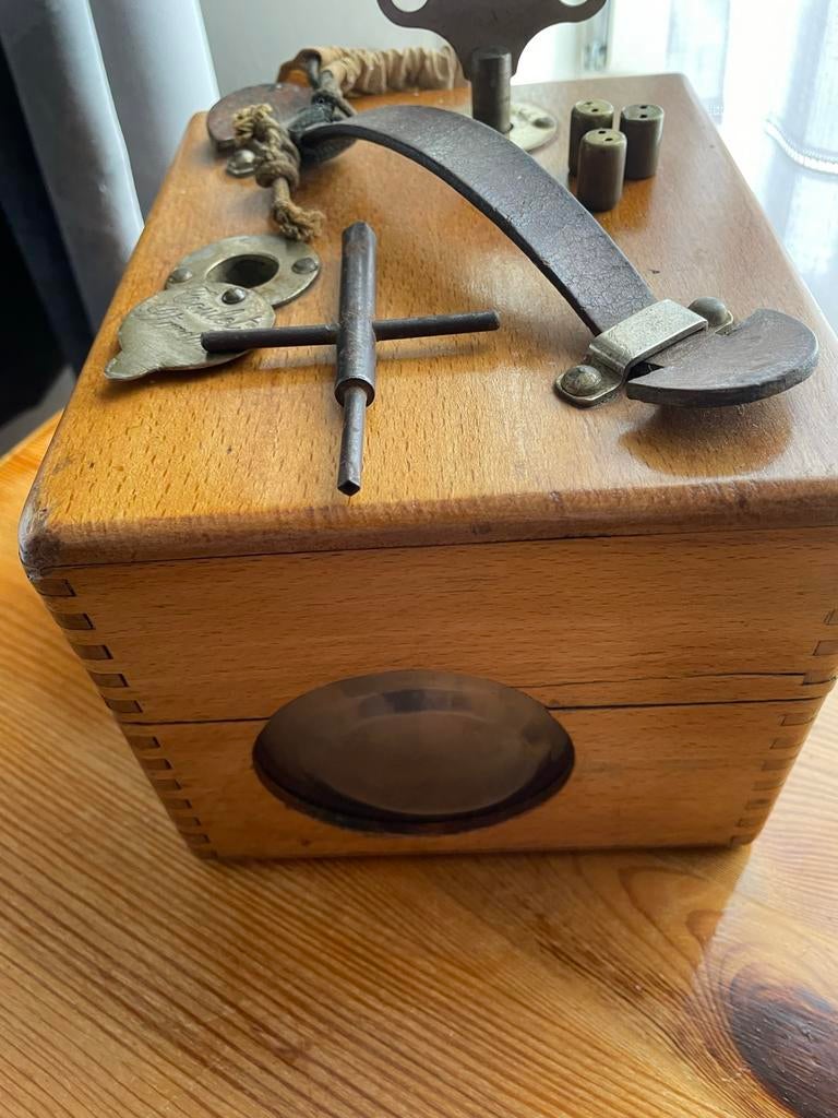 Oude Duiven klok, Postduif