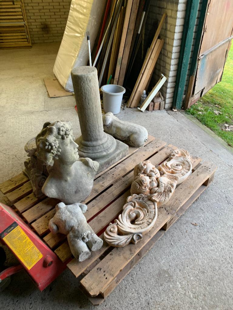 Ornamenten van beton en gips, Ophalen