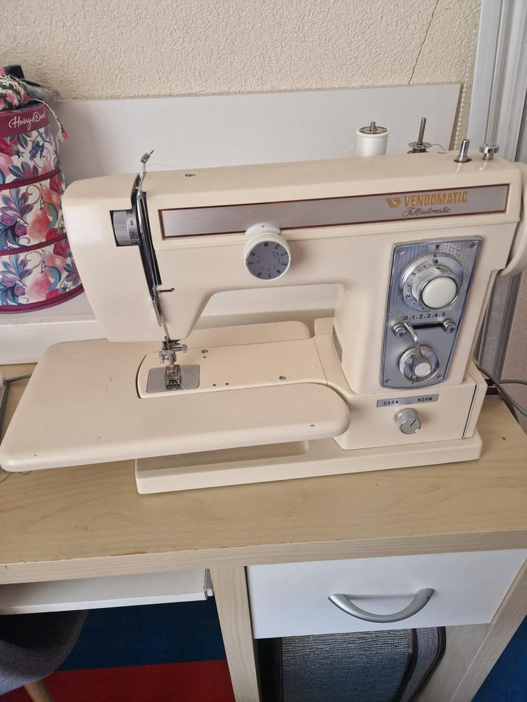 Vendomatic naaimachine, Ophalen, Gebruikt, Naaimachine, Overige merken