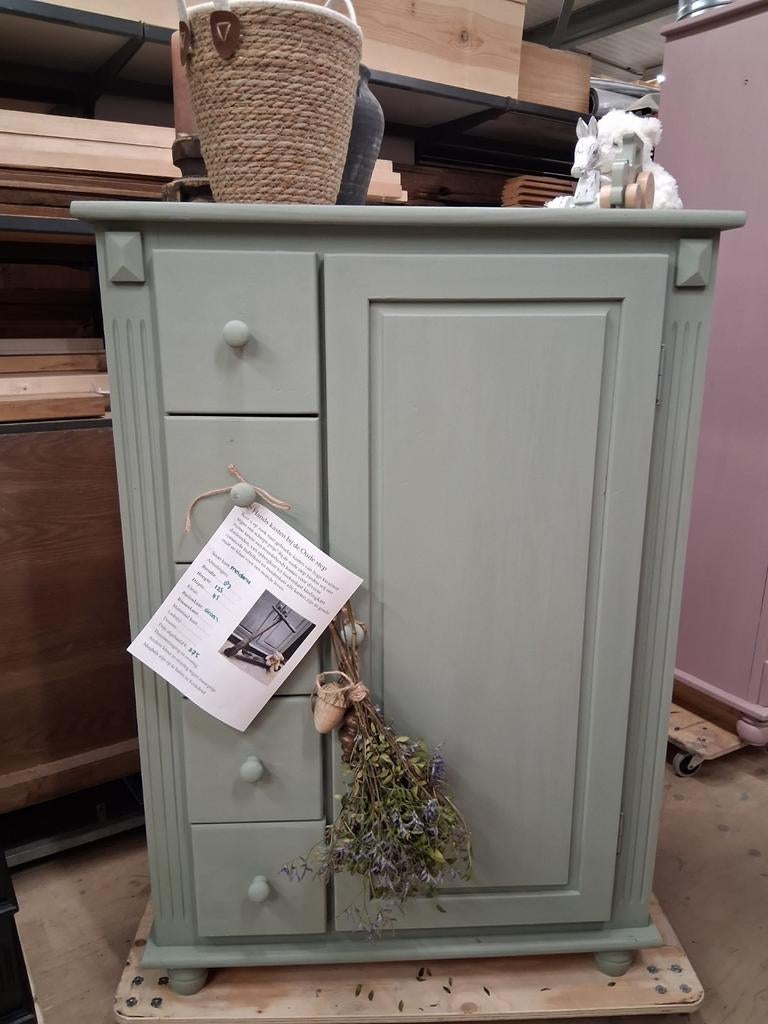 Meidenkast spekkast kledingkast schoenenkast, Huis en Inrichting, Kasten | Overige, Ophalen