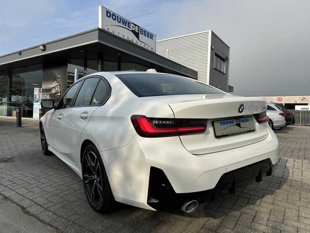 BMW 3-serie 330i M-sport 330 Adapt.Cruise|Camera|Alarm|Stoel, Automaat, Gebruikt, 4 cilinders, Wit