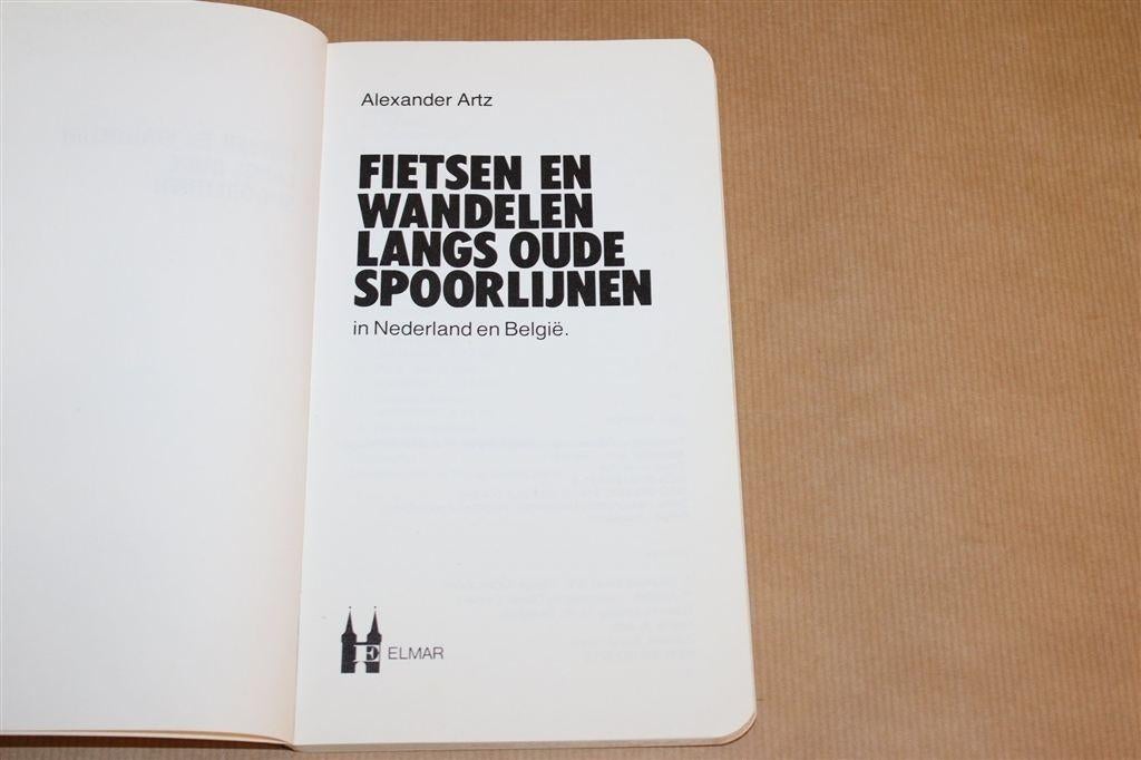 Fietsen En Wandelen Langs Oude Spoorlijnen NL België, Boeken, Europa, Ophalen of Verzenden, Reisgids of -boek, Gelezen
