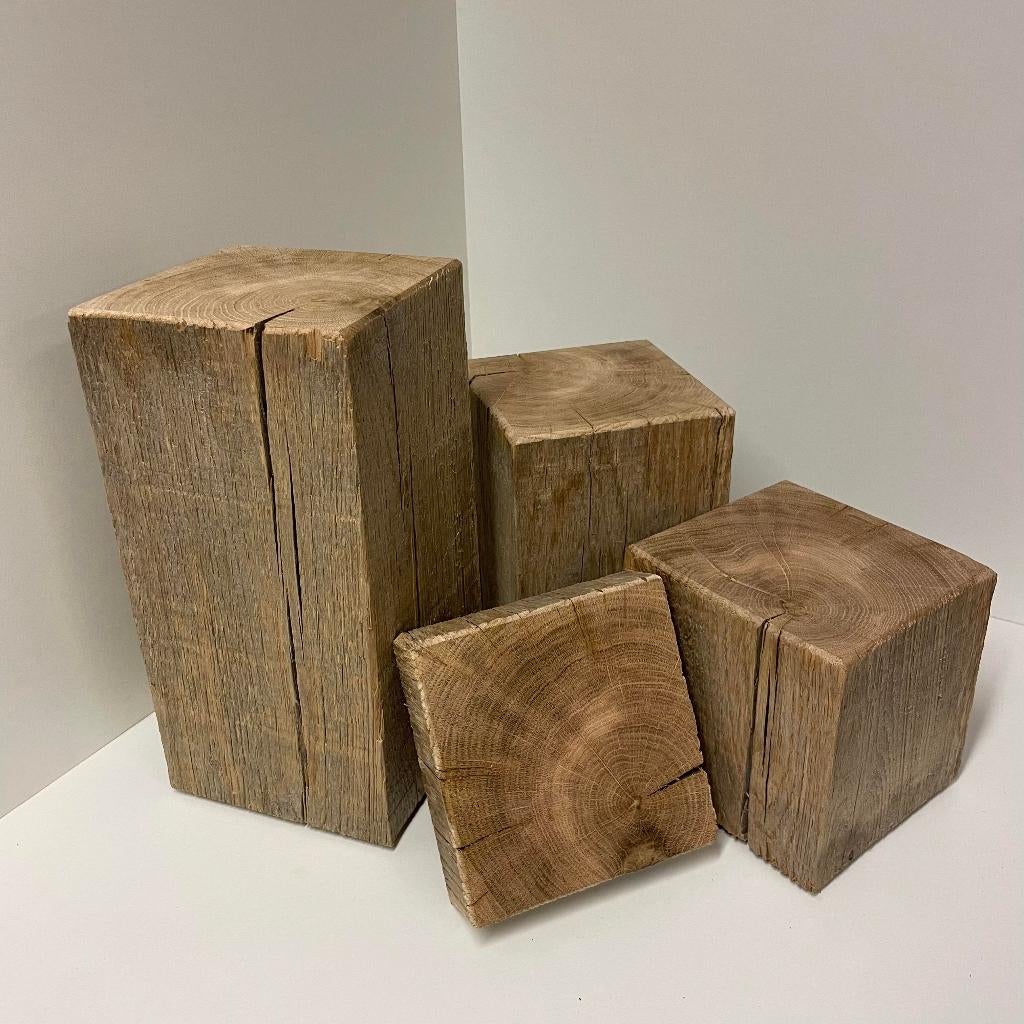 Handgemaakte winddroog eiken sokkels / zuilen – 15x15 cm
