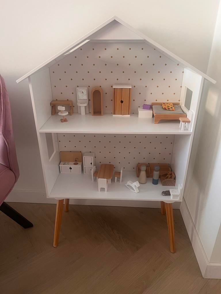 Petite Amelie Poppenhuis met Meubels - Zo goed als nieuw, Kinderen en Baby's, Speelgoed | Poppenhuizen, Ophalen, Zo goed als nieuw