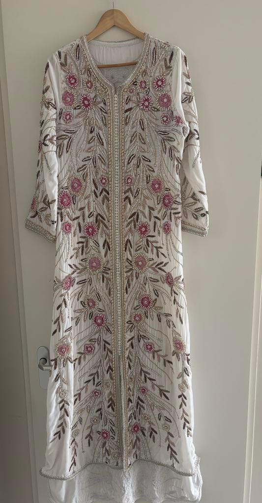 Marokkaanse jurk met borduursels, Maat 38/40 (M), Wit, Ophalen of Verzenden, Gedragen