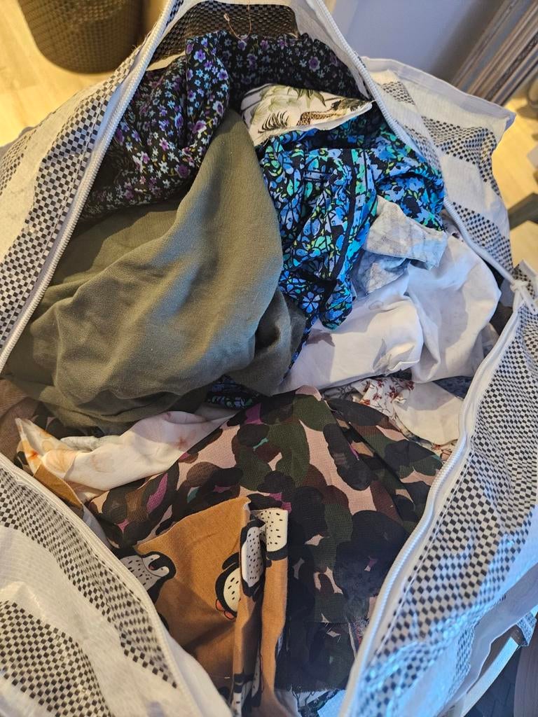 rest stoffen (zowel grote als kleine lappen), Hobby en Vrije tijd, Stoffen en Lappen, Ophalen, Overige kleuren, Katoen, 120 cm of meer