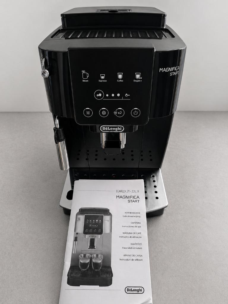 De'Longhi Magnifica Start, Witgoed en Apparatuur, Koffiezetapparaten, Ophalen, Gebruikt, Koffiemachine, Afneembaar waterreservoir