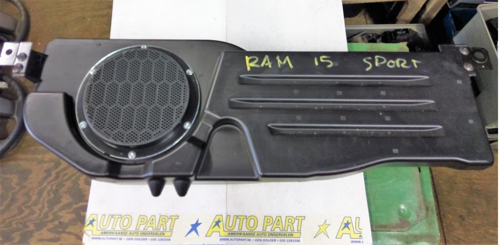 Dodge Ram 1500 2009-2017 subwoofer, Gebruikt, PO Box 21-8004 | Auburn Hills, MI 48321-8004, Amerikaanse onderdelen, Ophalen of Verzenden