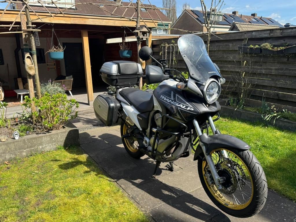 Honda transalp 2011 - incl o.a. ABS, 2 cilinders, Occasion, Motorrijbewijs A, Particulier