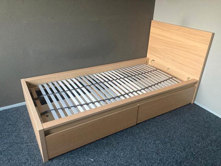 IKEA MALM 1 persoon, met bedbodem, Huis en Inrichting, Slaapkamer | Bedden, Zo goed als nieuw, Eenpersoons, 90 cm, 200 cm, Hout