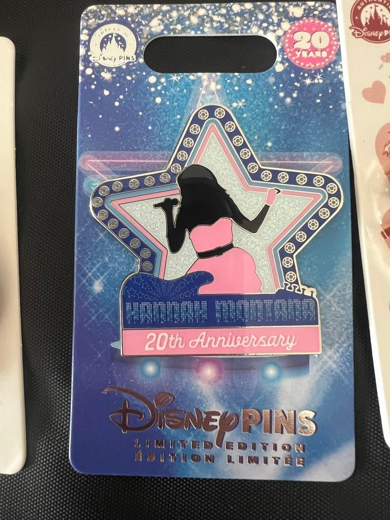 Hannah Montana 20th Anniversary Limited Edition Pin, Ophalen of Verzenden, Overige figuren, Nieuw, Overige typen
