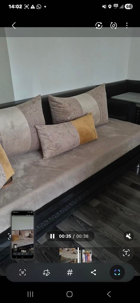 Marokkaanse bankbekleding met kussens, Ophalen