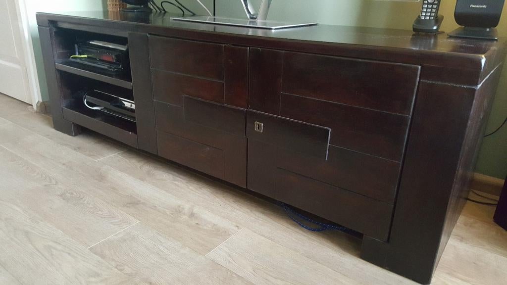 Henders & Hazel TV Dressoir Koloniale Kleur, Huis en Inrichting, Kasten | Televisiemeubels, Ophalen, Gebruikt, Minder dan 100 cm