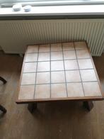GRATIS - Salontafel/Bijzettafel tegels - Ophalen Den Haag, Huis en Inrichting, Gebruikt, Vierkant, Vintage, Retro, Landelijk, Minder dan 50 cm