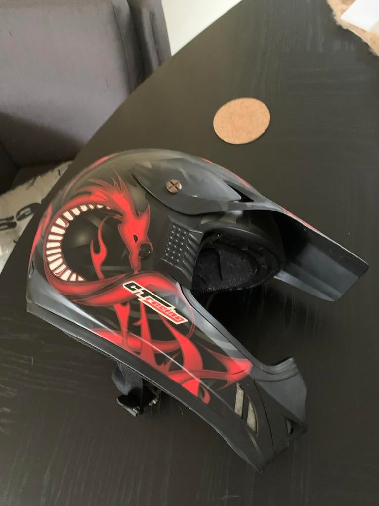 Zwarte crosshelm met rode draak, Motoren, Kleding | Motorhelmen, Offroadhelm, XL, Tweedehands, Ophalen