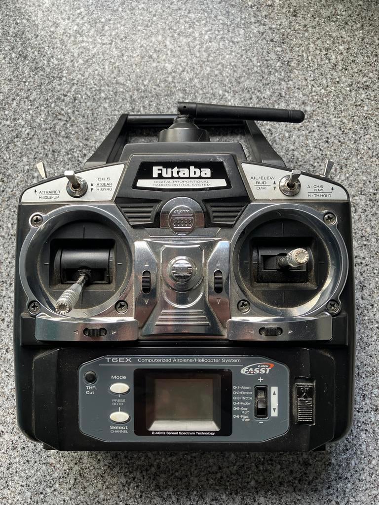 Futaba Fasst T6EX 2.4ghz zender mode 2 met lipo accu, Ophalen of Verzenden, Gebruikt