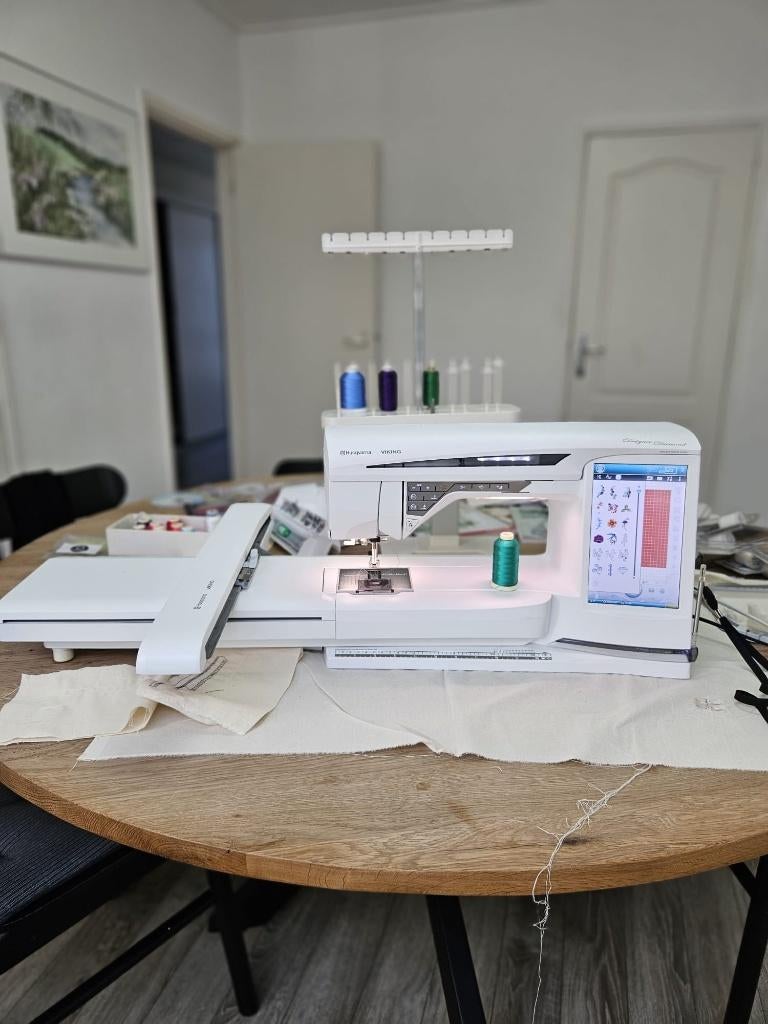 Husqvarna Viking Designer Diamond Naai en Borduurmachine, Ophalen, Zo goed als nieuw, Naaimachine, Husqvarna