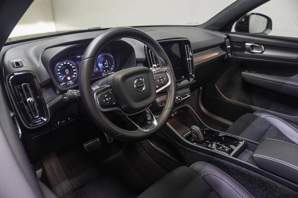 Volvo XC40 1.5 T5 Recharge Inscription, Euro 6, 1712 kg, Zwart, Bedrijf