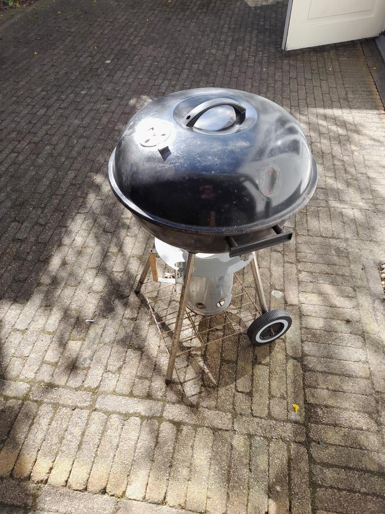 Te koop BBQ (2 x gebruikt), Ophalen