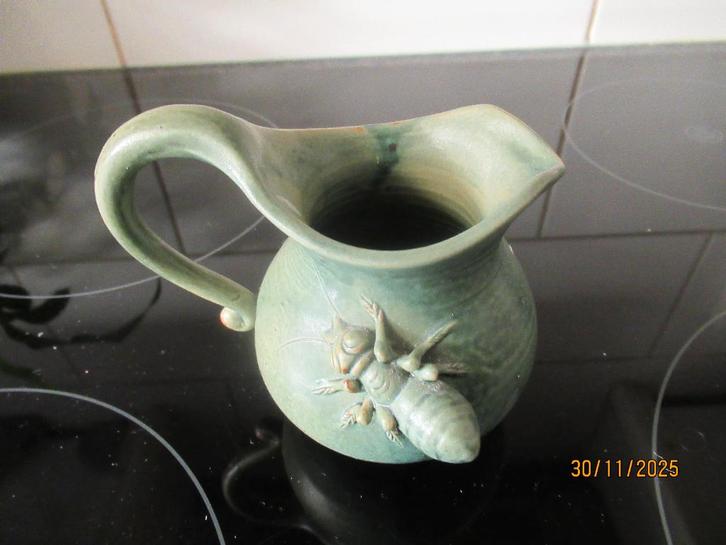 GROENE KERAMIEKEN KAN MET INSEKT/ MIER- CA 1970, Antiek en Kunst, Antiek | Keramiek en Aardewerk, Ophalen of Verzenden