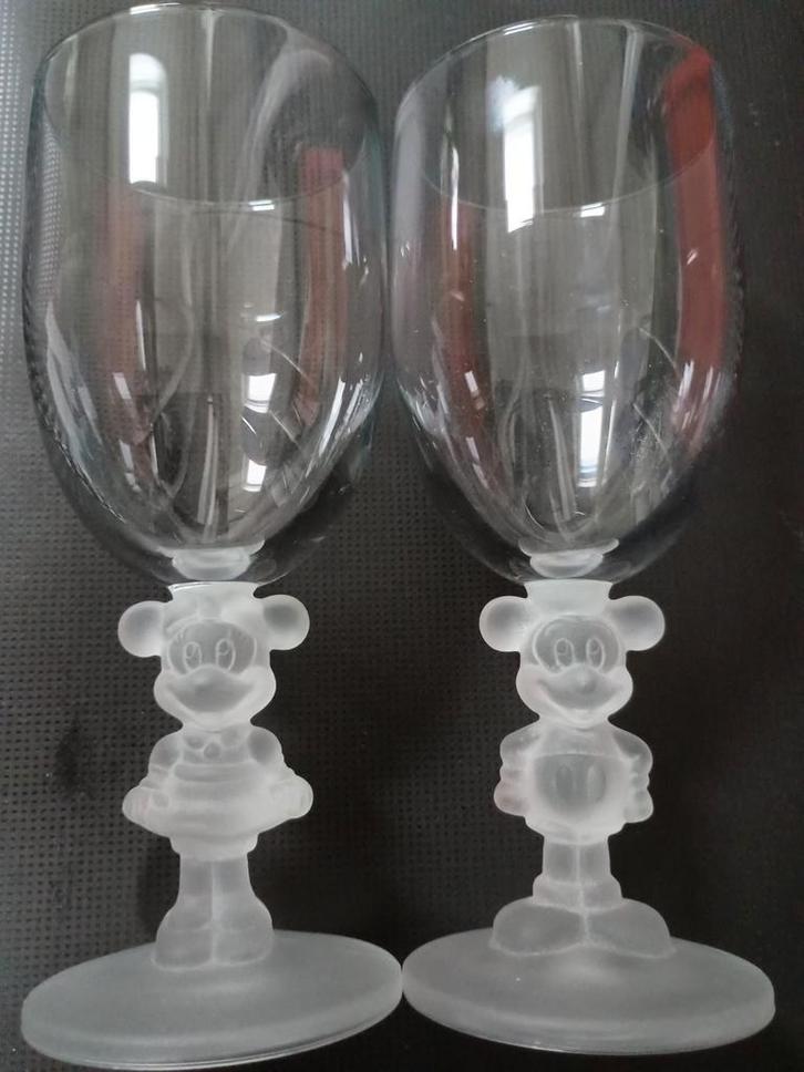 Disney, wijn glazen van Mickey en Minnie Mouse, Antiek en Kunst, Antiek | Glas en Kristal, Ophalen