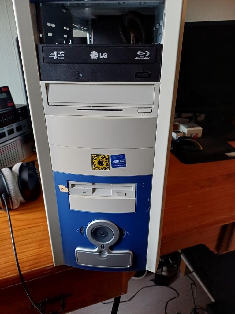 Pc kast ZONDER HD, Ophalen, Gebruikt