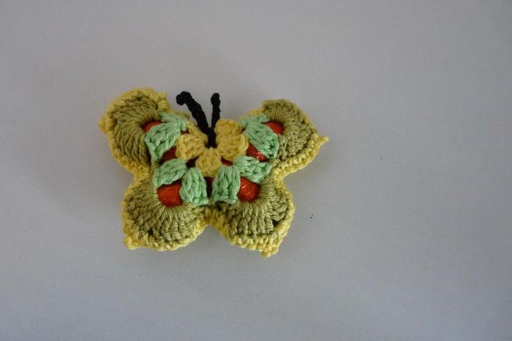 Nieuw gehaakte hanger vlinder met eitjes, Diversen, Pasen, Nieuw, Ophalen of Verzenden