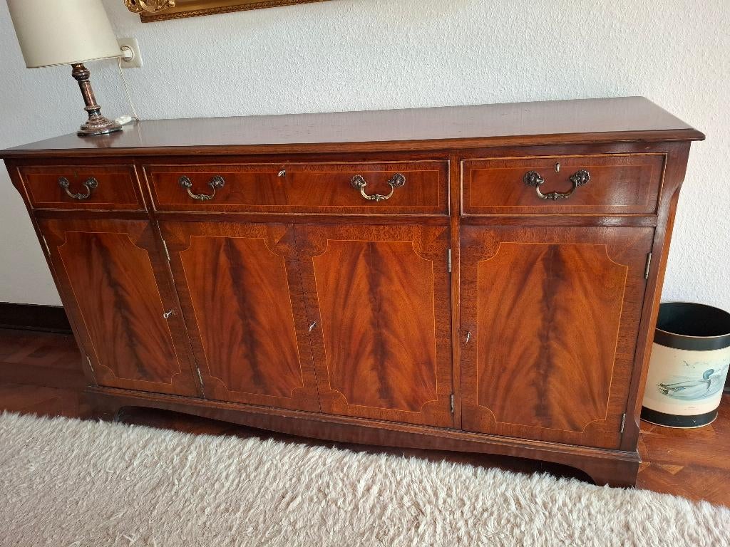 Klassiek buffet mahonie hout, Ophalen
