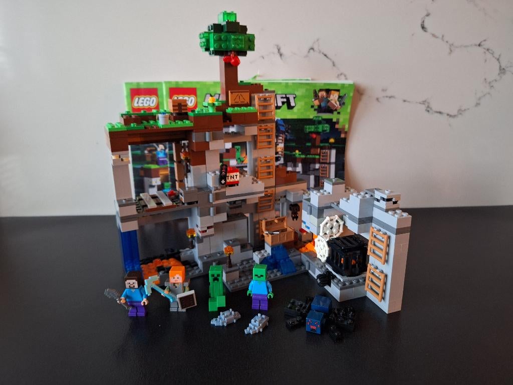 Lego 21147 Minecraft – De Bedrock avonturen, Ophalen of Verzenden, Zo goed als nieuw, Complete set, Lego