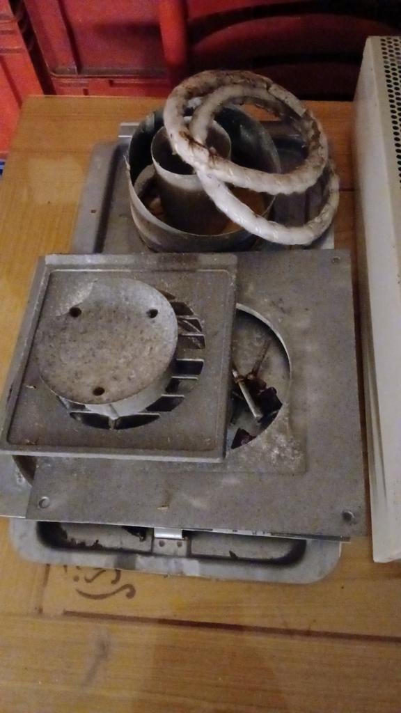 Gebruikte Gaskachel - Ideaal voor Werkplaats of Garage, Ophalen, Gebruikt, Gas, Vrijstaand