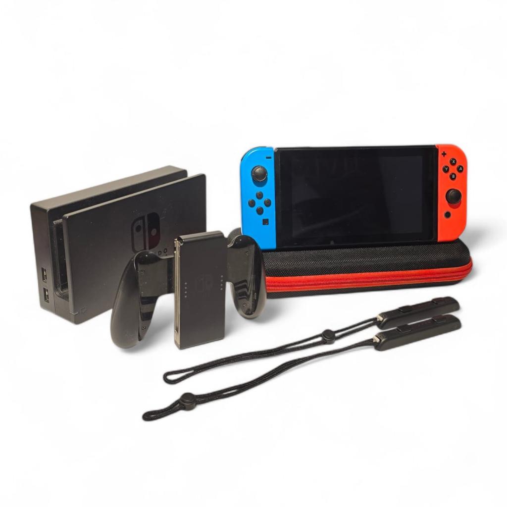 Nintendo Switch Rood/Blauw | Nette Staat, Nintendo, Gebruikt, Support@nintendo.com, 11-1 Hokotate-cho, Kamitoba, Minami-ku
Kyoto 601-8501
Japan
