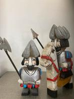 2 Houten beelden van soldaten - Handgesneden decoratie, Ophalen of Verzenden