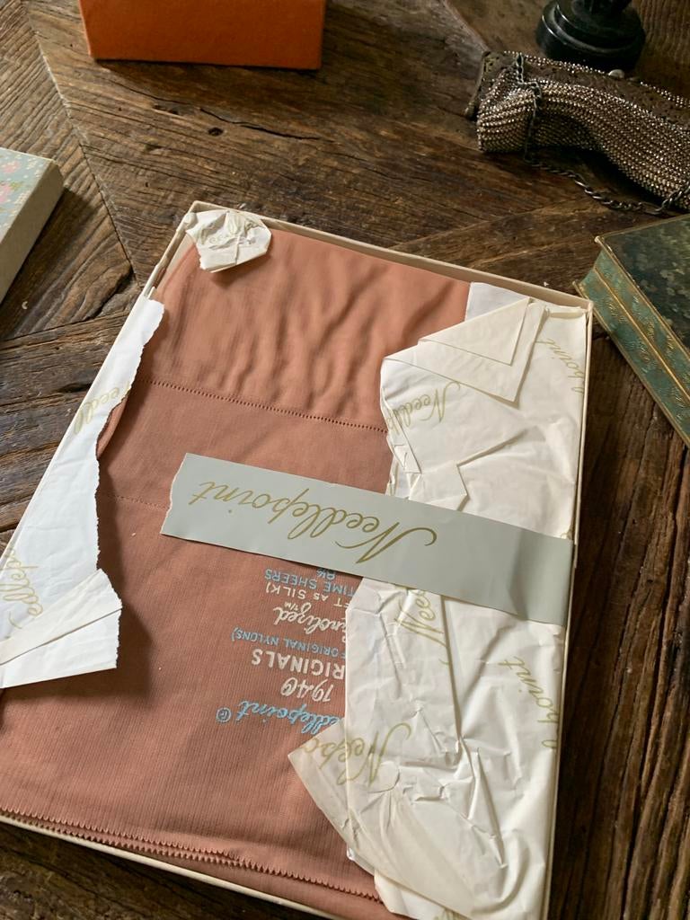 Antieke Needlepoint 1940 Originals Stockings - Nieuw in doos, Kleding | Dames, Leggings, Maillots en Panty's, Bruin, T, Nieuw