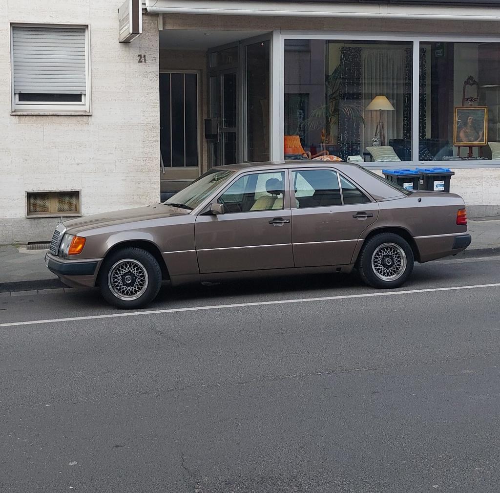 Mercedes 230 E, Auto's, Mercedes-Benz, Beige, 4 cilinders, Particulier, Sedan