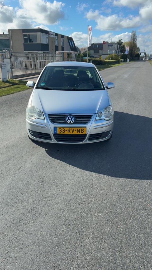 Volkswagen Polo 1.4 63KW FSI 2005 Grijs, Auto's, Voorwielaandrijving, 40 €/maand, 4 cilinders, Origineel Nederlands