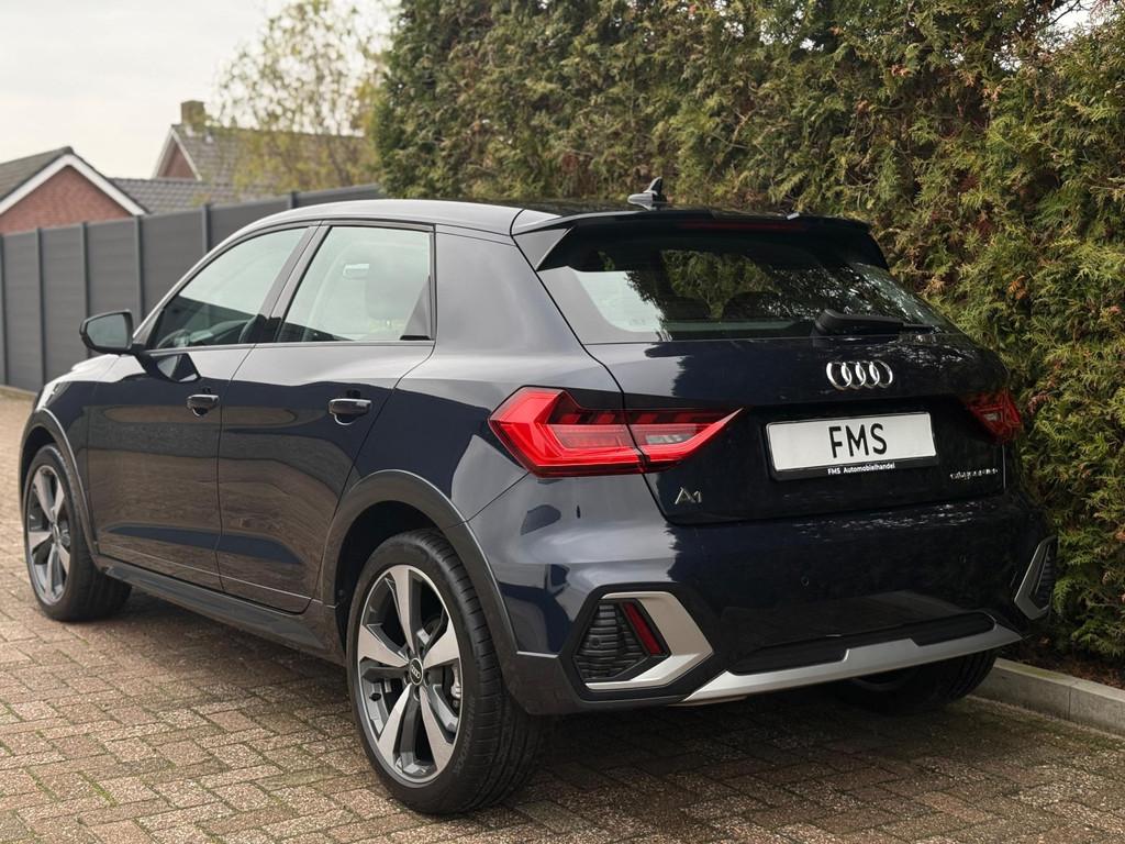 Audi A1 CityCarver 30 TFSI Advanced Edition CarPlay, Auto's, Audi, Stof, Zwart, Met garantie (alle), Blauw