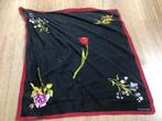 Enen Tracy klein zijde sjaaltje zwart rood bloemen, C, Ophalen of Verzenden, Zo goed als nieuw, Sjaal