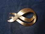 Verguld metalen strikbroche gematteerd oppervlak door Monet, Sieraden, Tassen en Uiterlijk, Broches, Overige materialen, 4 tot 7 cm