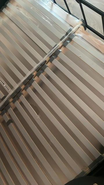 Zwart bed 140x200cm