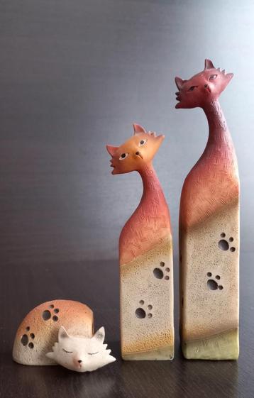 Vintage Artform set van 3kattenbeeldjes met pootafdrukdetail beschikbaar voor biedingen