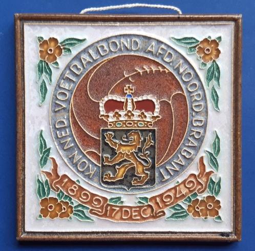 1949 KNVB Nrd Brabant Cloisonné tegel F25-14 Porceleyne Fles, Verzamelen, Sportartikelen en Voetbal, Overige binnenlandse clubs