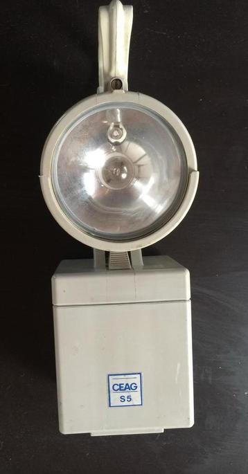 Lamp van de spoorweg beschikbaar voor biedingen