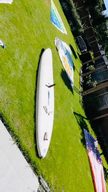 Gratis surfplank beschikbaar voor biedingen